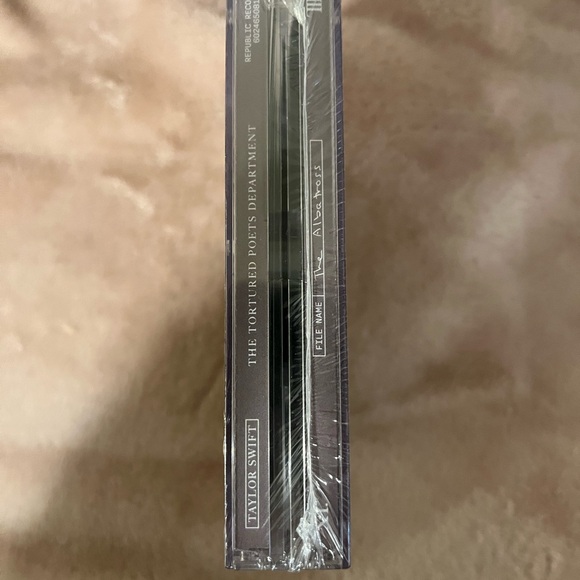 Sealed Taylor Swift TTPD Deluxe CD “The Albatross” Edition - Picture 7 of 9